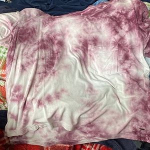 Soft and Sexy AEO slightly cropped tee!